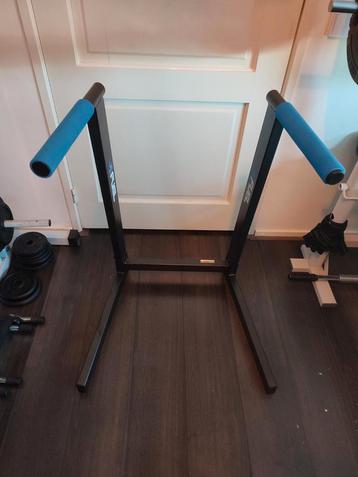 Dipstation - fitnessapparaat beschikbaar voor biedingen