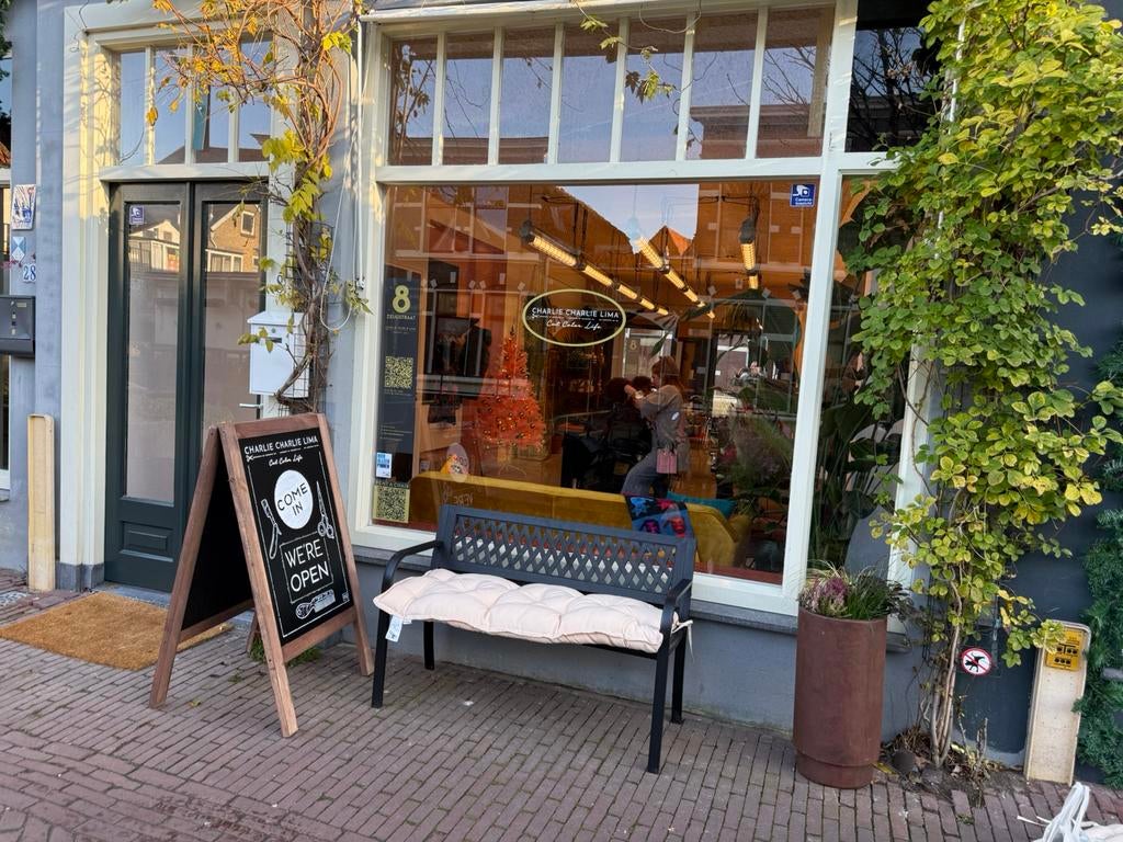 Te huur nagel/beaty ruimte intrendy kapperszaak centr Gouda, Diensten en Vakmensen, Schoonheidsspecialisten | Manicure