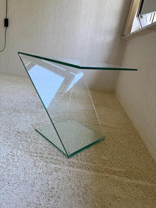 Bij-Z-tafel, glas, in de vorm van, jawel, een Z, Huis en Inrichting, Tafels | Bijzettafels, Zo goed als nieuw, Vierkant, 45 tot 60 cm