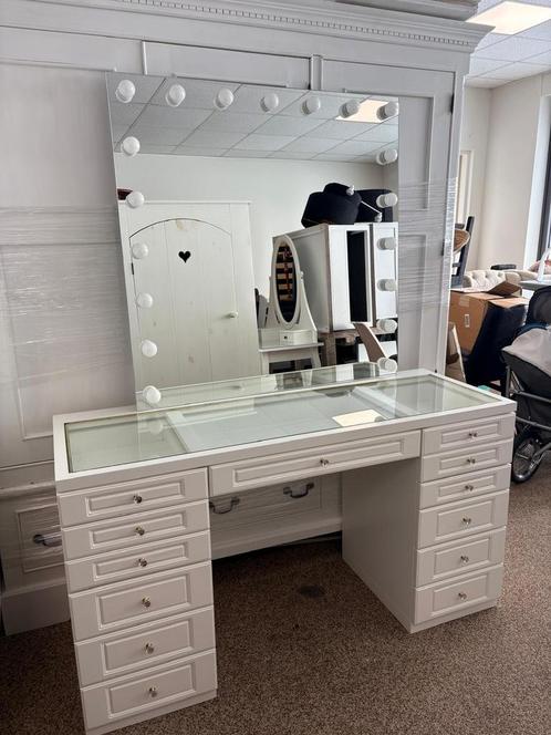 Handgemaakte make-up tafel met spiegel, Huis en Inrichting, Tafels | Kaptafels, Zo goed als nieuw, Minder dan 100 cm, 50 tot 100 cm