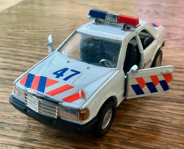 Metalen Mercedes Politie auto 11.2 cm lengte beschikbaar voor biedingen