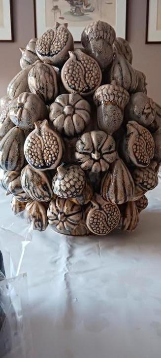 Bijzonder mooie vaas in  de kleur taupe., Huis en Inrichting, Woonaccessoires | Vazen, Zo goed als nieuw, Overige kleuren, Minder dan 50 cm