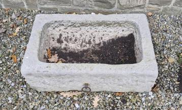 Hardstenen troggen, drinkbakken/voederbakken/plantenbakken  beschikbaar voor biedingen