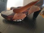 tijgerprint, damespumps, mt. 7=40-40,5 merk Voltan, Ophalen of Verzenden, Zo goed als nieuw, Bruin, Sneakers of Gympen