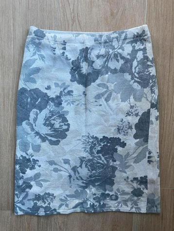 Susskind Rok - Bloemenprint beschikbaar voor biedingen