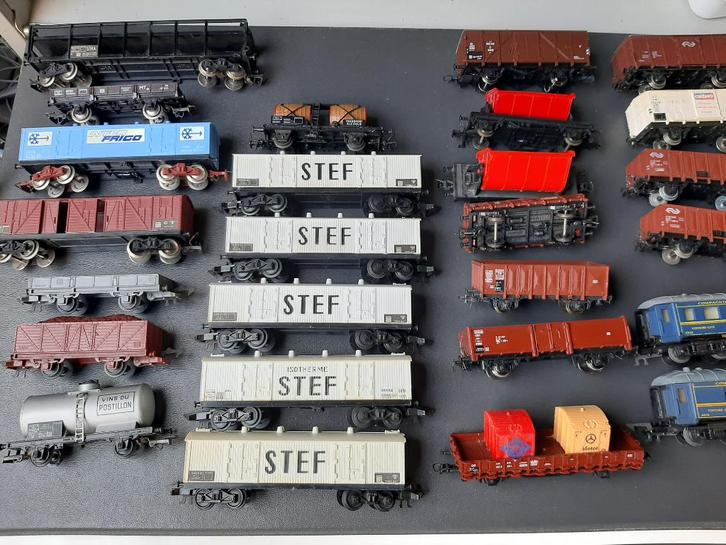 wagons jouef roco, Hobby en Vrije tijd, Modeltreinen | H0, Gebruikt, Rails, Gelijkstroom, Roco, Ophalen of Verzenden