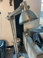 Stoere vloerlamp, Ophalen, 150 tot 200 cm, Hout, Landelijk