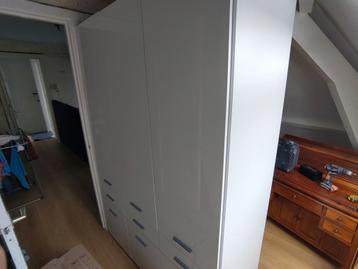 Grote kledingkast (140cm*207cm*60cm)