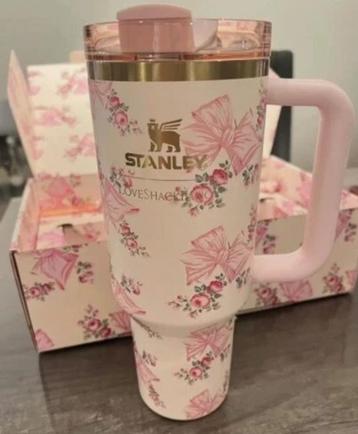 Stanley x LoveShackFancy beker gift box beschikbaar voor biedingen