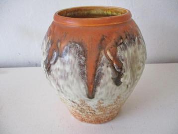 Vaas Arnhem Holland met oranje en grijs rode glazuren 1930 beschikbaar voor biedingen