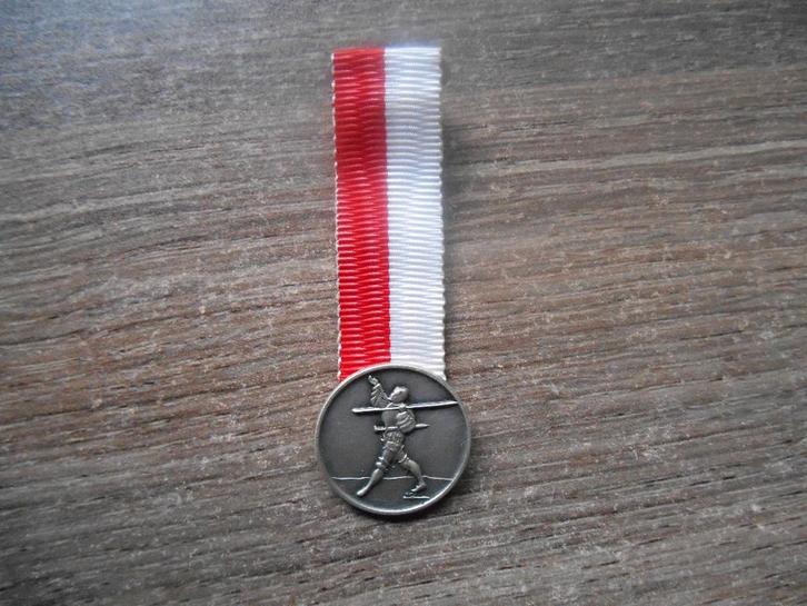 Medaille 2 daagse mars Bern Zwitserland 1ste keer miniatuur, Postzegels en Munten, Penningen en Medailles, Overige materialen