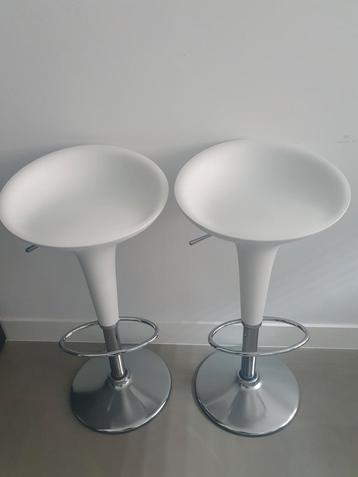 6 BOMBO design barkrukken van MAGIS (wit) beschikbaar voor biedingen