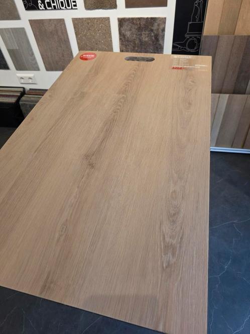 Klik PVC vloeren nieuwe kleuren Toplaag 0.55, Huis en Inrichting, Stoffering | Vloerbedekking, Nieuw, Overige typen, 75 m² of meer