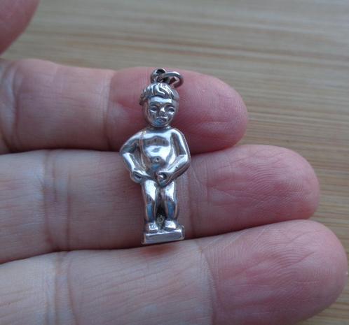 zilveren vintage bedel manneke pis [511], Sieraden, Tassen en Uiterlijk, Bedels, Zo goed als nieuw, Overige merken, Zilver, 1 bedel
