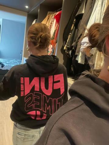 Vinted: Esmee___pl beschikbaar voor biedingen