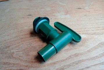 Kraantje voor regenton en jerrycan beschikbaar voor biedingen