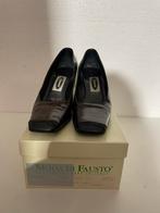 dames pumps van koppen, Ophalen of Verzenden, Gedragen, Bruin, Pumps