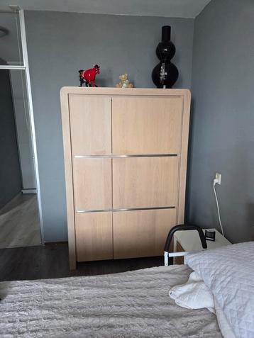 Moderne Eiken Buffetkast beschikbaar voor biedingen