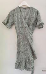 Mooi wikkeljurk, M, Pigalle, Kleding | Dames, Jumpsuits, Maat 38/40 (M), Pigalle, Ophalen of Verzenden, Zo goed als nieuw