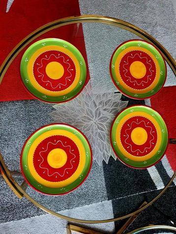 Spaanse fruitschalen van hoge kwaliteit. beschikbaar voor biedingen