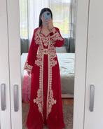 Elegante Rood Takchita met Gouden Borduursel, Kleding | Dames, Gelegenheidskleding, Ophalen of Verzenden, Zo goed als nieuw, Rood