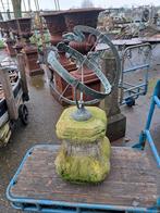 Antieke zonnewijzer op sokkel 94 cm hoog steen met messing, Ophalen