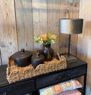 Ben je op zoek naar een betaalbare mooie lamp dan is dit mis beschikbaar voor biedingen