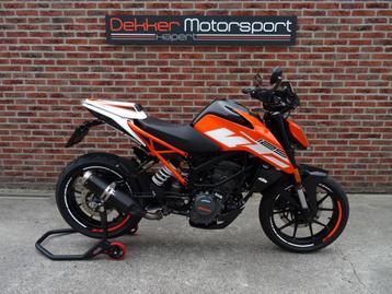 KTM Duke 125 # ABS # 2022 # 5000KM # Oranje Wit # + Optie\'s beschikbaar voor biedingen