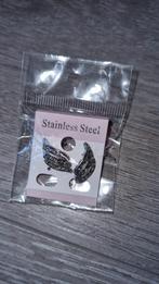 Mooie oorbellen en kettingen, Overige materialen, Ophalen of Verzenden, Zo goed als nieuw, Knopjes of Stekers