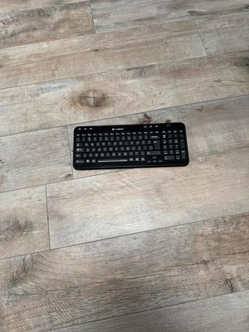 Logitech k360 draadloos toetsenbord beschikbaar voor biedingen
