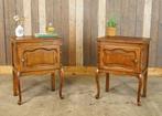 Twee brocante houten nachtkastjes Louis XV-stijl - Queen Ann, Huis en Inrichting, Gebruikt, --, --, 45 tot 65 cm