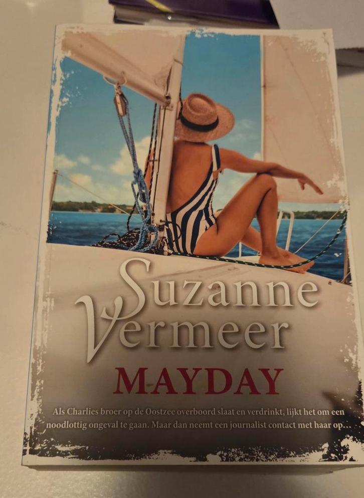 Suzanne Vermeer - Mayday, Boeken, Thrillers, Zo goed als nieuw, Nederland, Ophalen of Verzenden