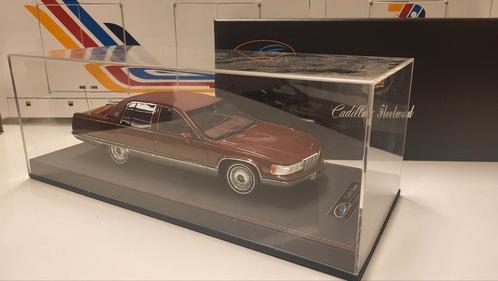 VAV Models Cadillac Fleetwood Red 07of33 pcs Limited, Hobby en Vrije tijd, Modelauto's | 1:18, Zo goed als nieuw, Auto, Overige merken