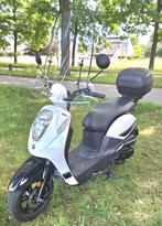Scooter wit, Fietsen en Brommers, Snorfietsen en Snorscooters, Ophalen, SYM, Zo goed als nieuw, Benzine