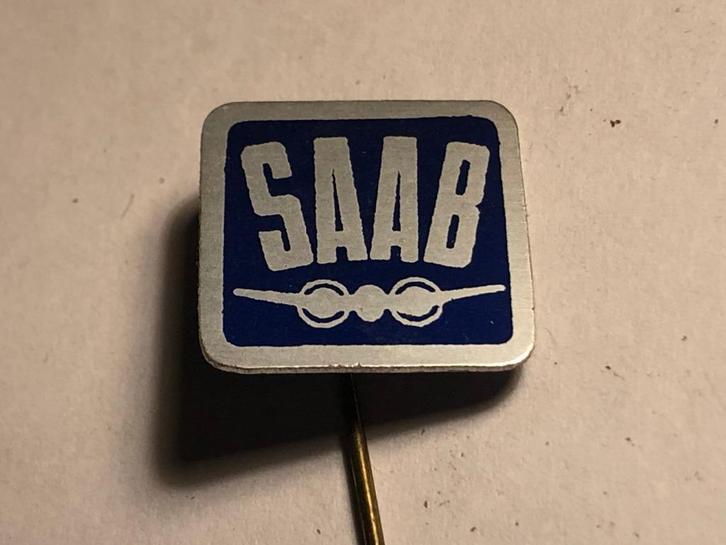 Metalen SAAB AUTOMERK Speld (Blauw/Aluminiumkleur)., Verzamelen, Speldjes, Pins en Buttons, Zo goed als nieuw, Speldje of Pin