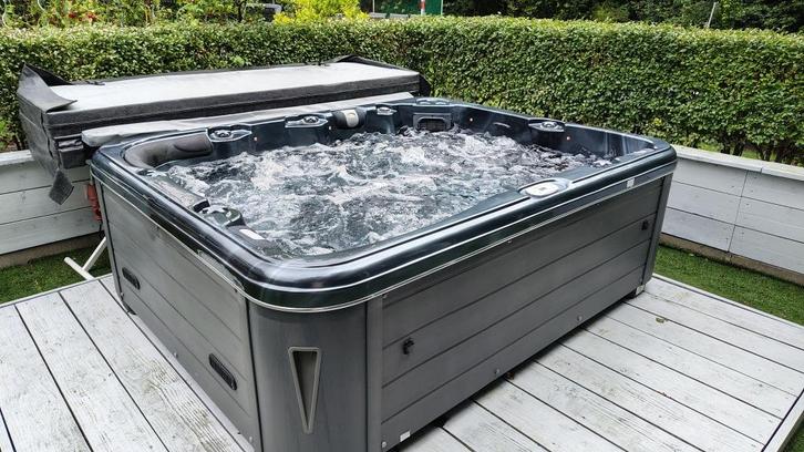 Jacuzzi Passion Spa Repose - 6 persoons, Tuin en Terras, Bubbelbaden en Hottubs, Zo goed als nieuw, Vast, Afdekzeil, Filter, Pomp