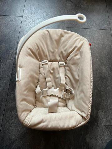 Stokke newborn set met speelgoedhanger en extra hoes