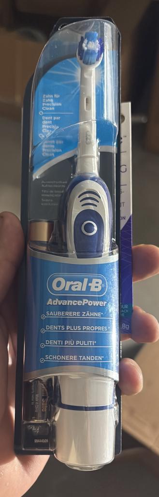 Partijhandel 50x nieuwe oral-b tandenborstels beschikbaar voor biedingen