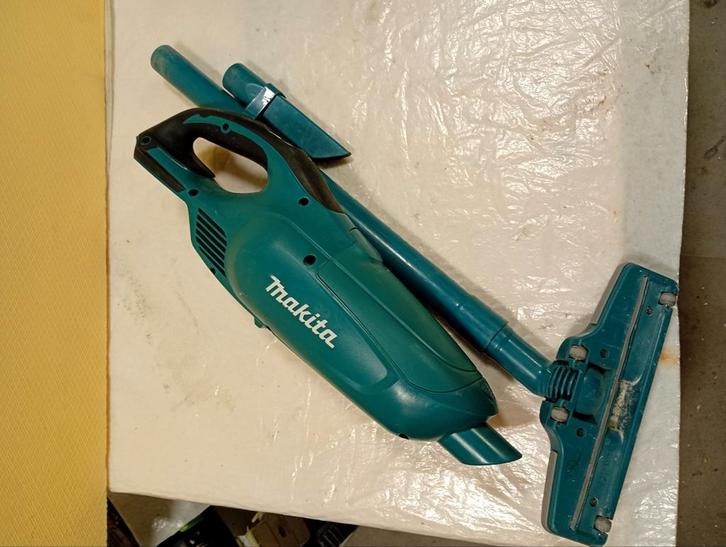 Makita DCL 182 steelstofzuiger zeer weinig gebruikt., Caravans en Kamperen, Kampeeraccessoires, Zo goed als nieuw, Ophalen of Verzenden