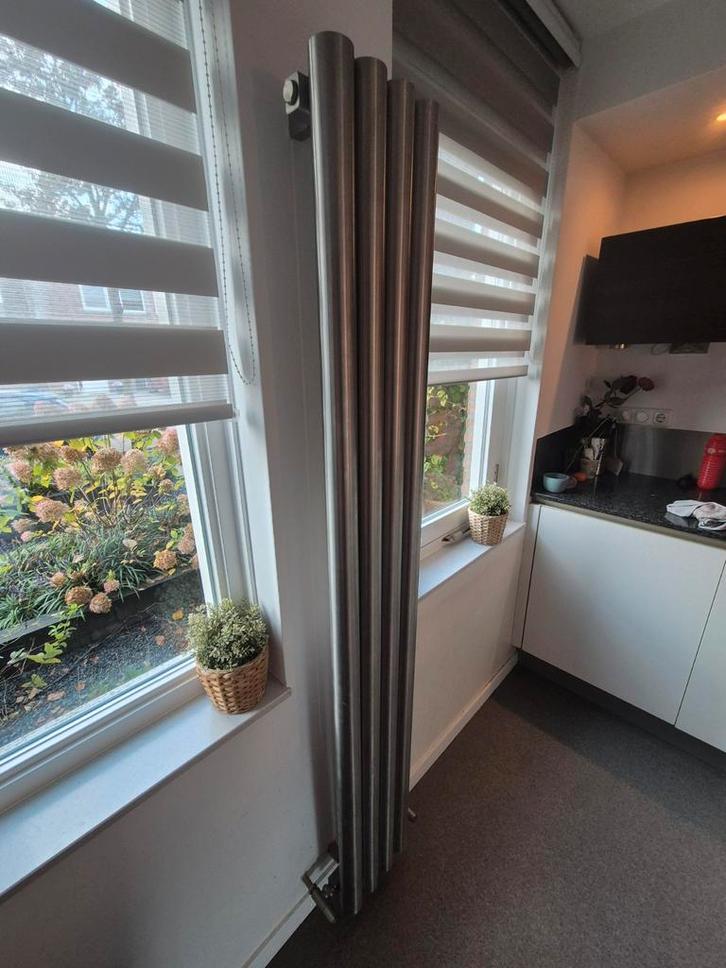 Design Radiator RVS - Zo Goed Als Nieuw!, Doe-het-zelf en Verbouw, Verwarming en Radiatoren, Zo goed als nieuw, Radiator, 80 cm of meer