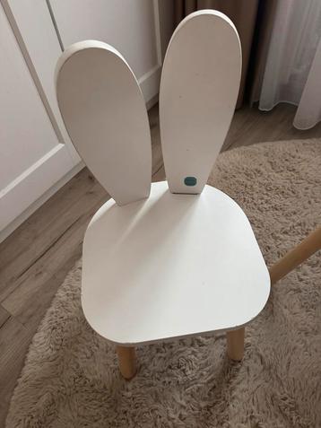 Leuk Amelie Kindertafel met 2 Stoelen beschikbaar voor biedingen