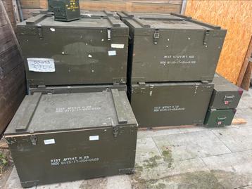 Houten legerkisten ( laatste 8) beschikbaar voor biedingen