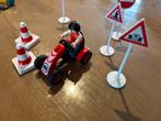 Playmobil kind met kart, pionnen en verkeersborden, Ophalen of Verzenden, Zo goed als nieuw