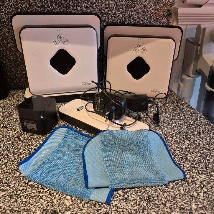 Robot Braava dweilrobot 2 stuks defect, Witgoed en Apparatuur, Stofzuigers, Niet werkend, Robotstofzuiger, Ophalen of Verzenden
