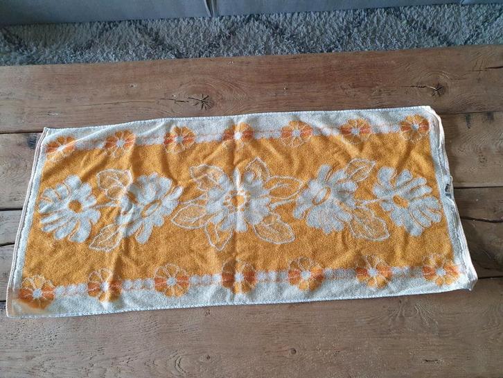 Supermooie oranje/witte handdoek retro jaren 70, Verzamelen, Retro, Huis en Inrichting, Ophalen of Verzenden
