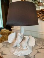 Hele bijzondere schemerlamp / tafellamp van wit steen + duif, Huis en Inrichting, Lampen | Tafellampen, Ophalen, Minder dan 50 cm