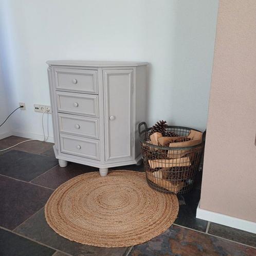 Heel mooi beige vintage  kastje, Huis en Inrichting, Kasten | Ladekasten, Zo goed als nieuw, Minder dan 100 cm, 25 tot 50 cm, Ophalen