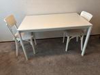 Moderne keukentafel met vintage stoelen, Gebruikt, Twee, Wit, Ophalen of Verzenden