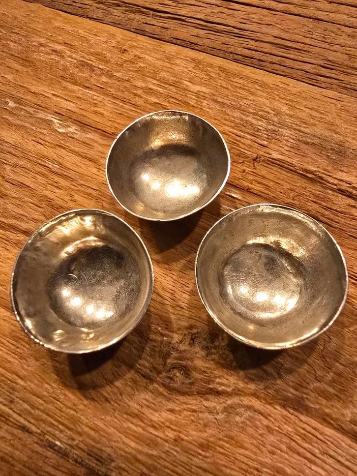 Antieke 18e eeuws zilveren miniatuur kommetjes poppengoed, Antiek en Kunst, Antiek | Goud en Zilver, Zilver, Ophalen of Verzenden