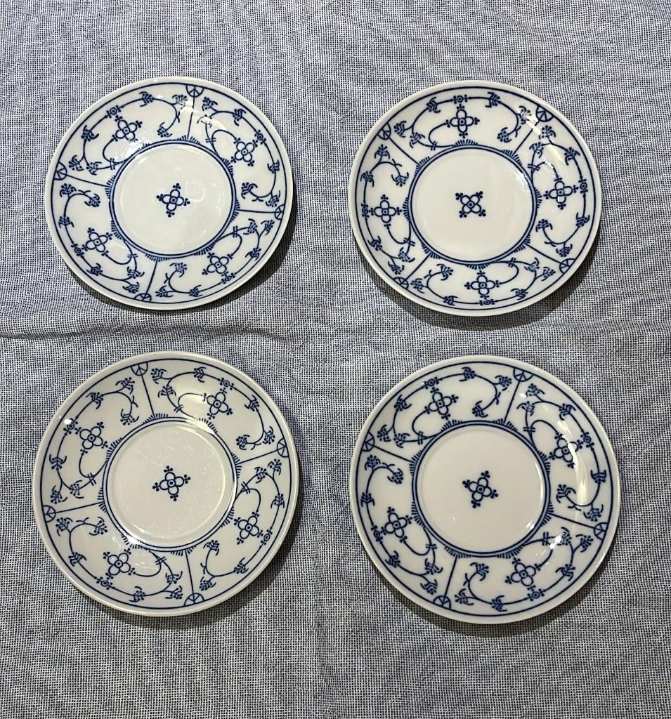 4x theeschotel blau saks, Ophalen of Verzenden, Zo goed als nieuw, Overige stijlen, Kop(pen) en/of Schotel(s)